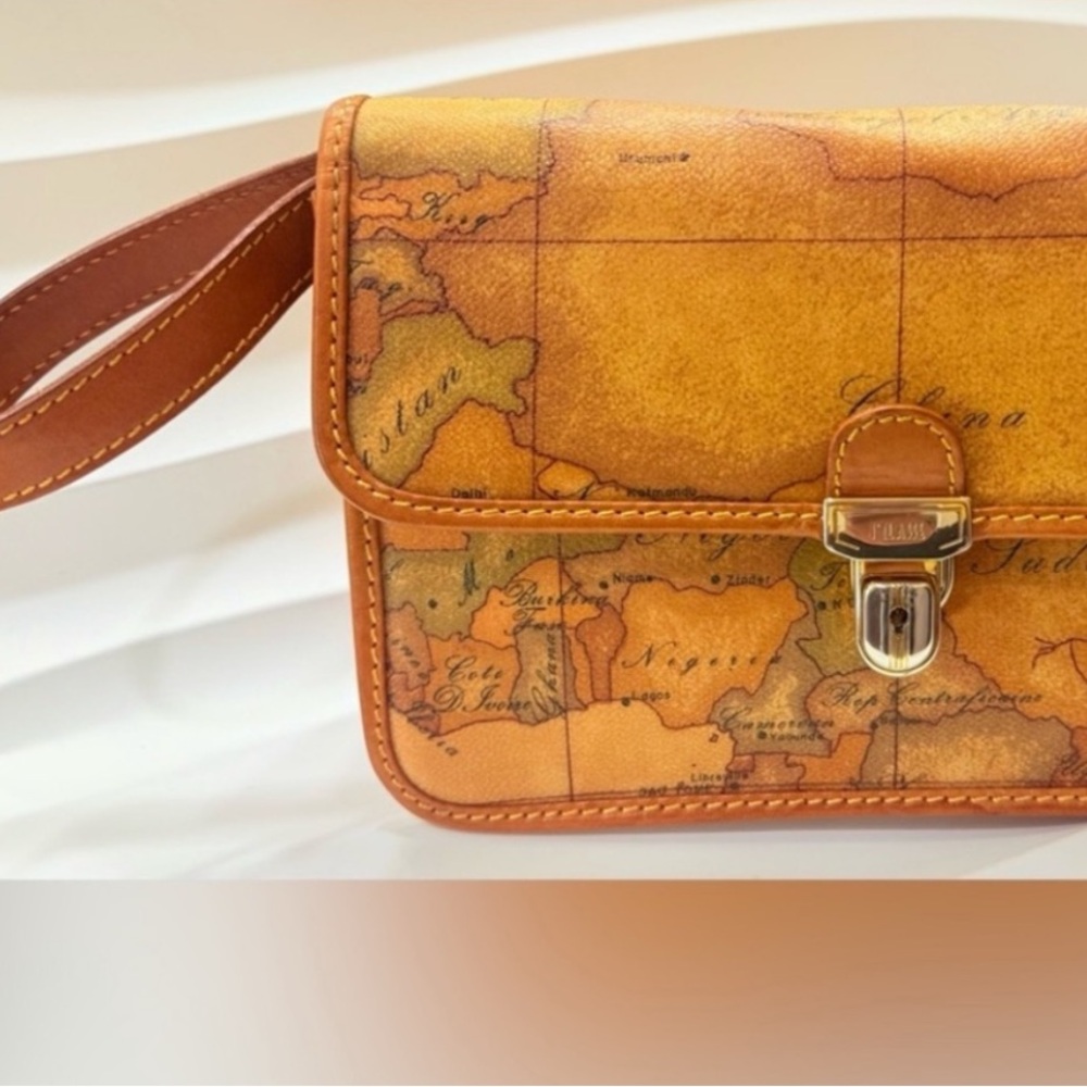 Alviero Martini 1a Classe Geo- Clutch wristlet bag EUC - Picture 3 of 15
